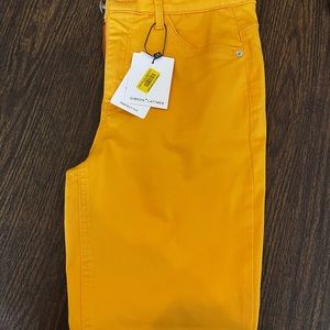Yellow skinny jeans
